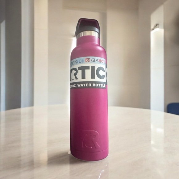 RTIC 20oz WATER BOTTLE - NEW - Picture 1 of 3